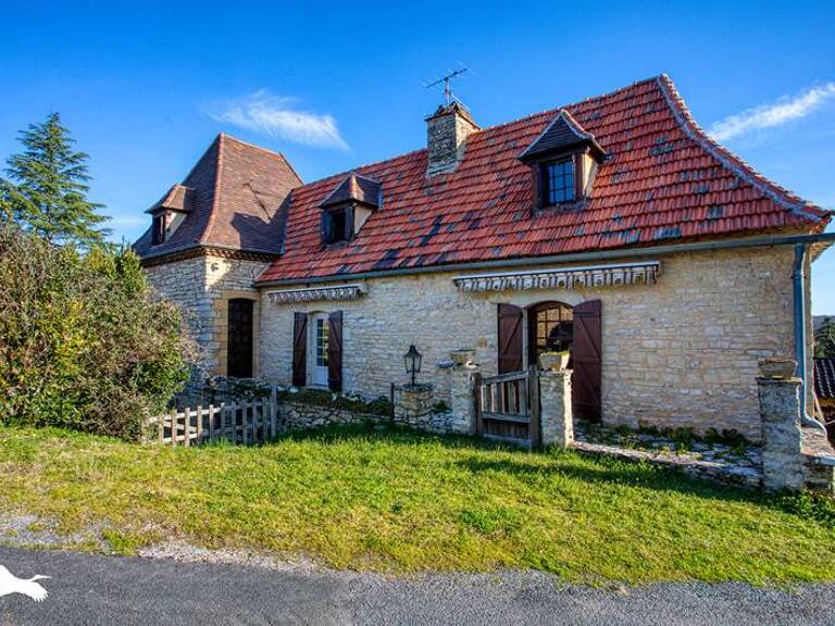 Maison en pierre de 9 pièces principales — photo 1