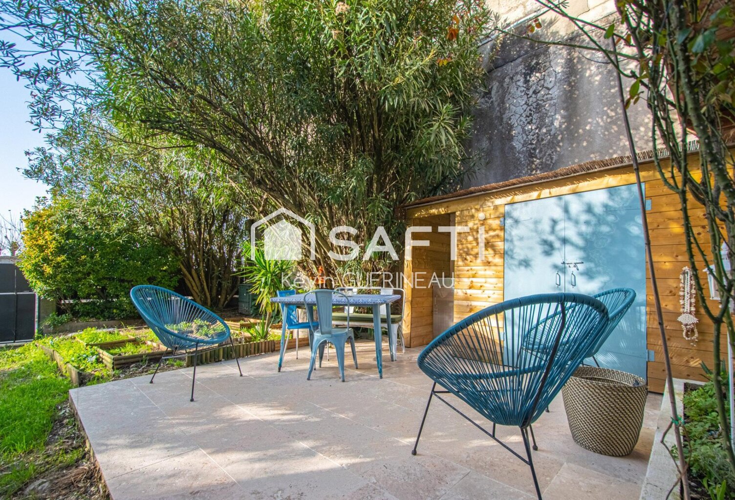 Maison Vieux Lormont 129 m2 (212m2 carrez) 3 chambres avec jardin et dépendance de 70m2 attenante. — photo 1