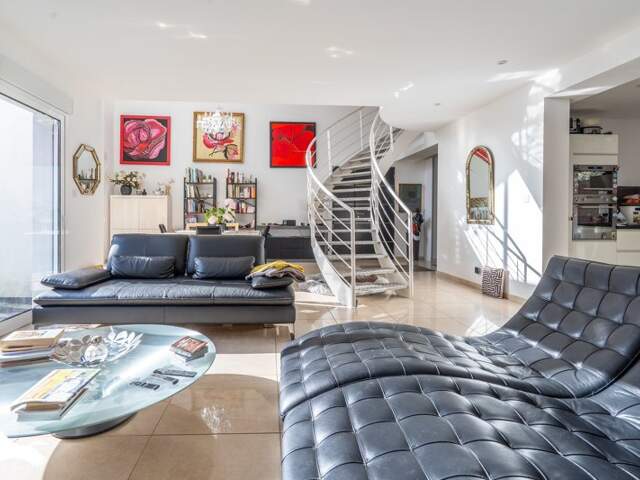 Contemporaine de 4 pièces principales — photo du bien