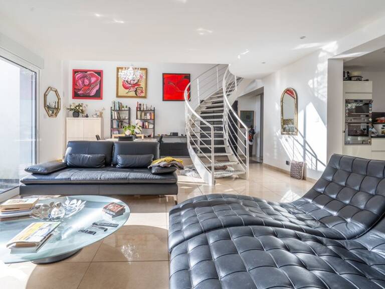 Contemporaine de 4 pièces principales — photo 1