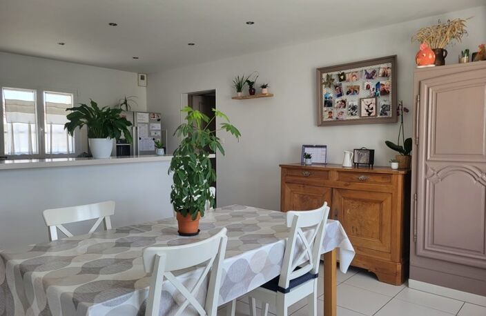 Vente maison 5 pièces 187 m² Bourgneuf (17220) — photo 2