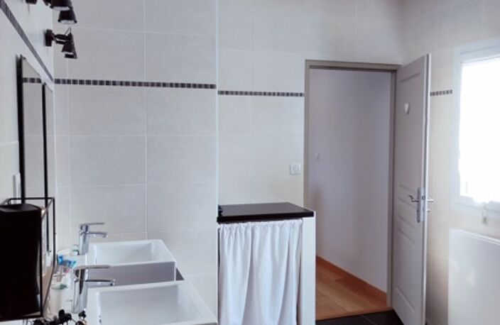 Vente maison 5 pièces 187 m² Bourgneuf (17220) — photo 5