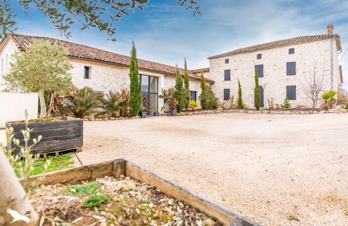 Maison en pierre de 8 pièces principales — photo 2