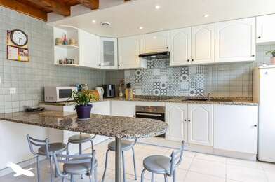 Appartement 4 pièces 223650 €