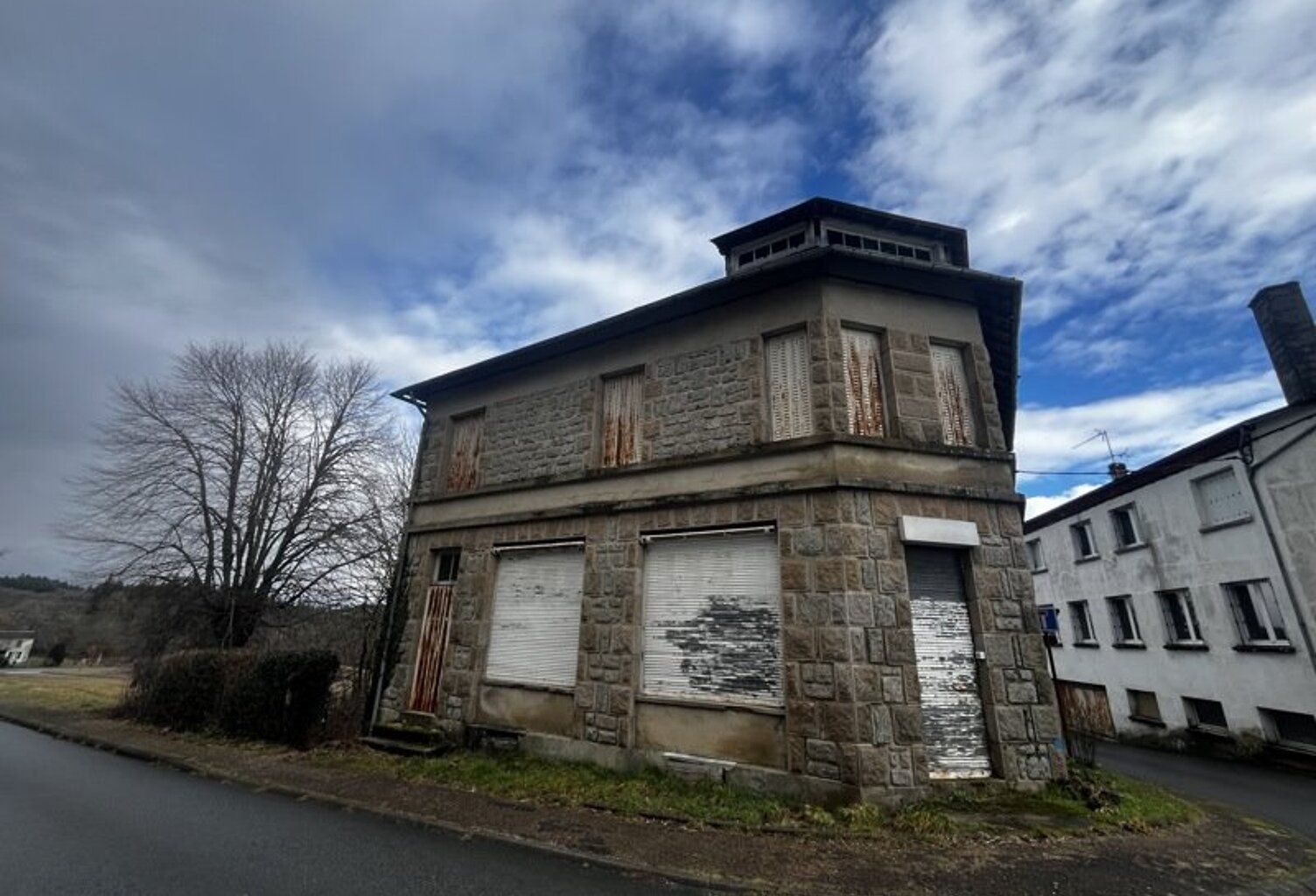 Maison en pierre de 6 pièces principales — photo 1