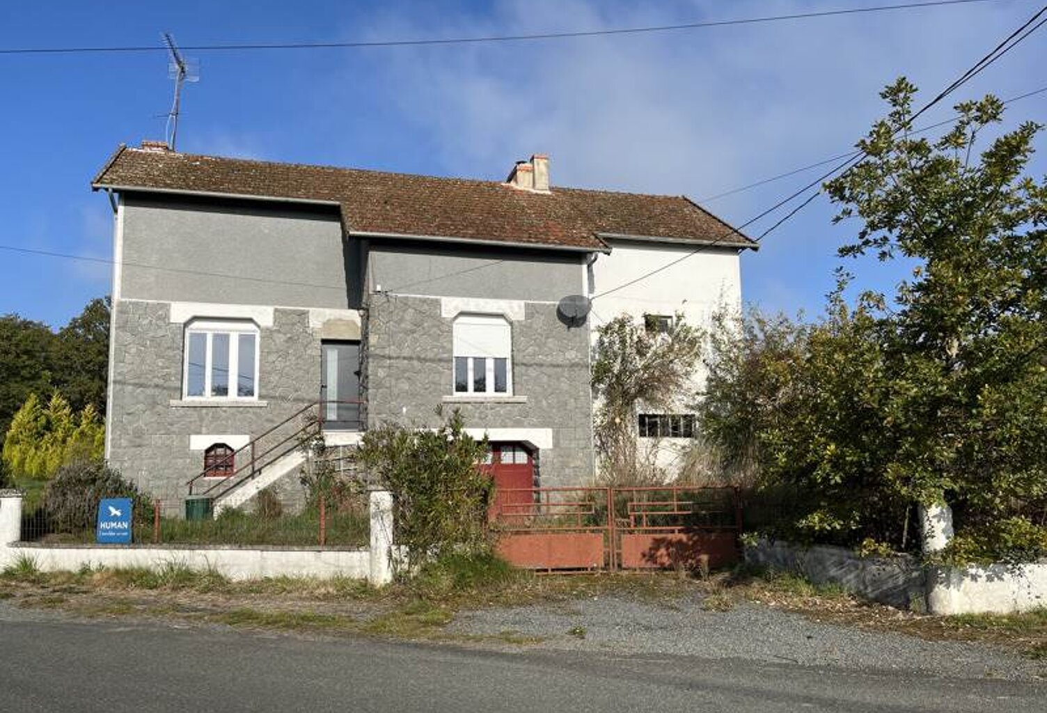Maison en pierre de 3 pièces principales — photo 1