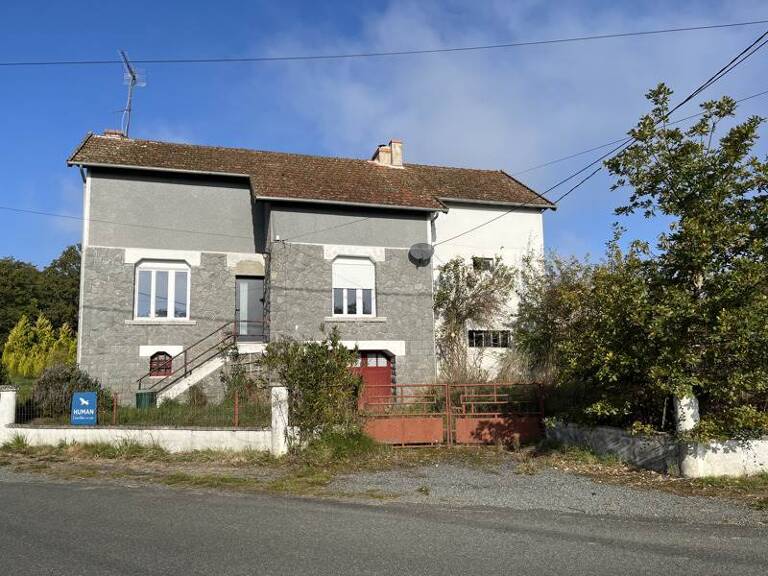 Maison en pierre de 3 pièces principales — photo 1