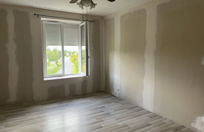 Maison en pierre de 3 pièces principales — photo 5