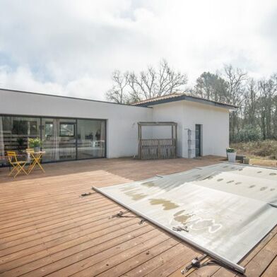 Maison 8 pièces 599000 €