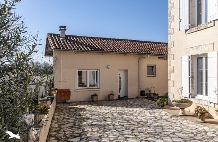 Vente maison 6 pièces 177 m² Villetoureix (24600) — photo 2