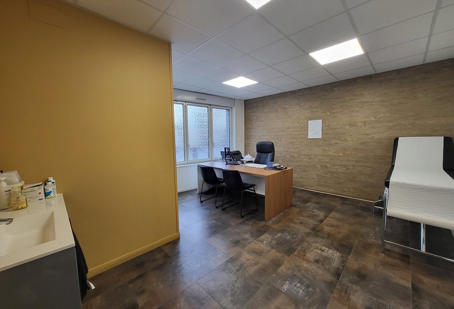 Local commercial — photo 1