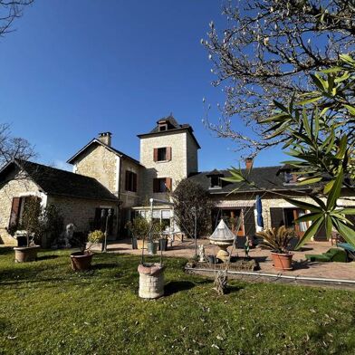 Maison 18 pièces 472500 €