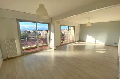 Appartement 4 pièces 1935 €