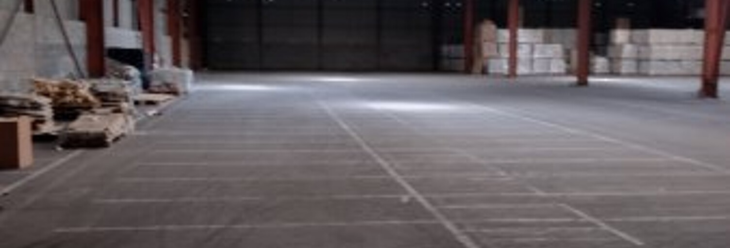 Commerce  3200 m² à louer à Perpignan (66000)