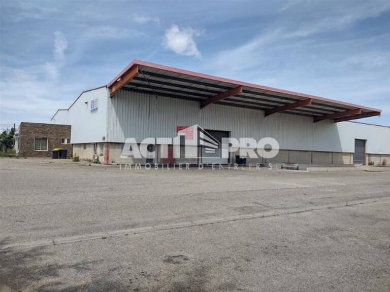 Entrepot à louer — photo 1
