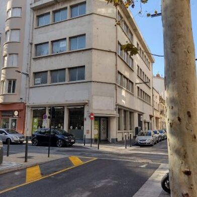 Commerce  1300000 €