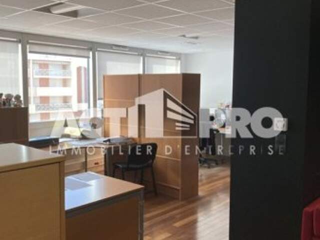 Bureaux à vendre — photo du bien