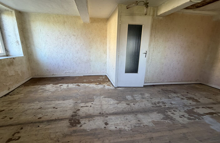 Corps de ferme à rénover avec nombreuses dépendances ! — photo 5