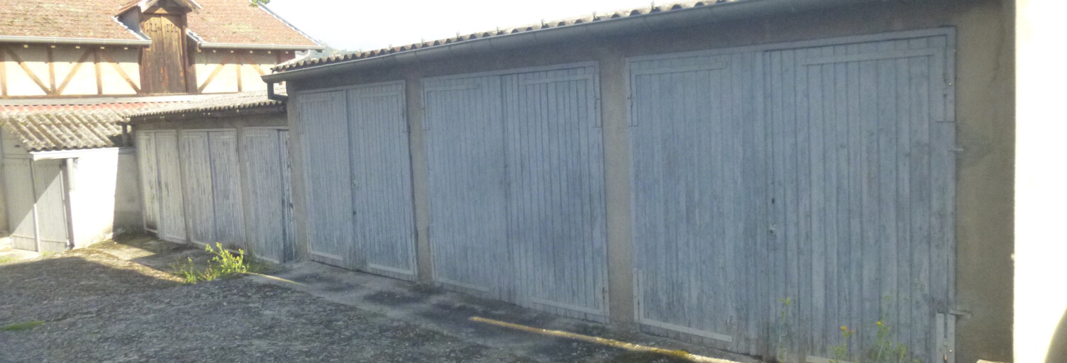 Garage   m² à louer à Le Puy-en-Velay (43000)