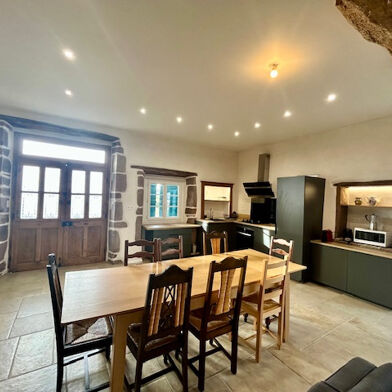 Maison 6 pièces 1100 €