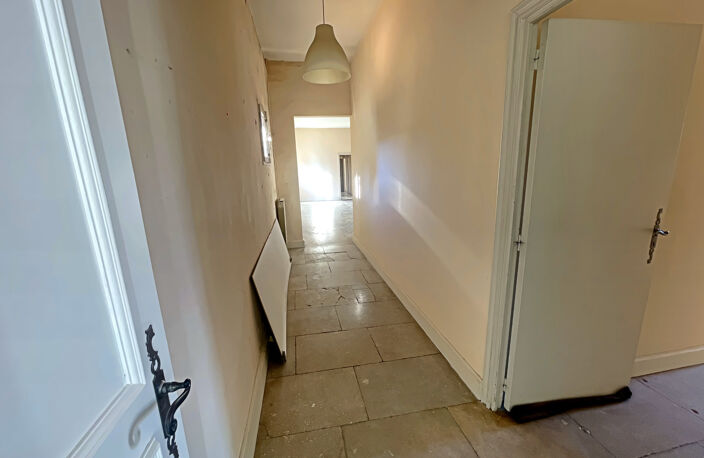 CANOURGUE - APPARTEMENT T4 A RENOVER — photo 5