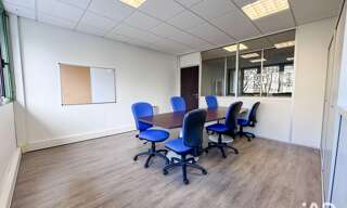 Bureau  330 m² à vendre à Bron (69500)