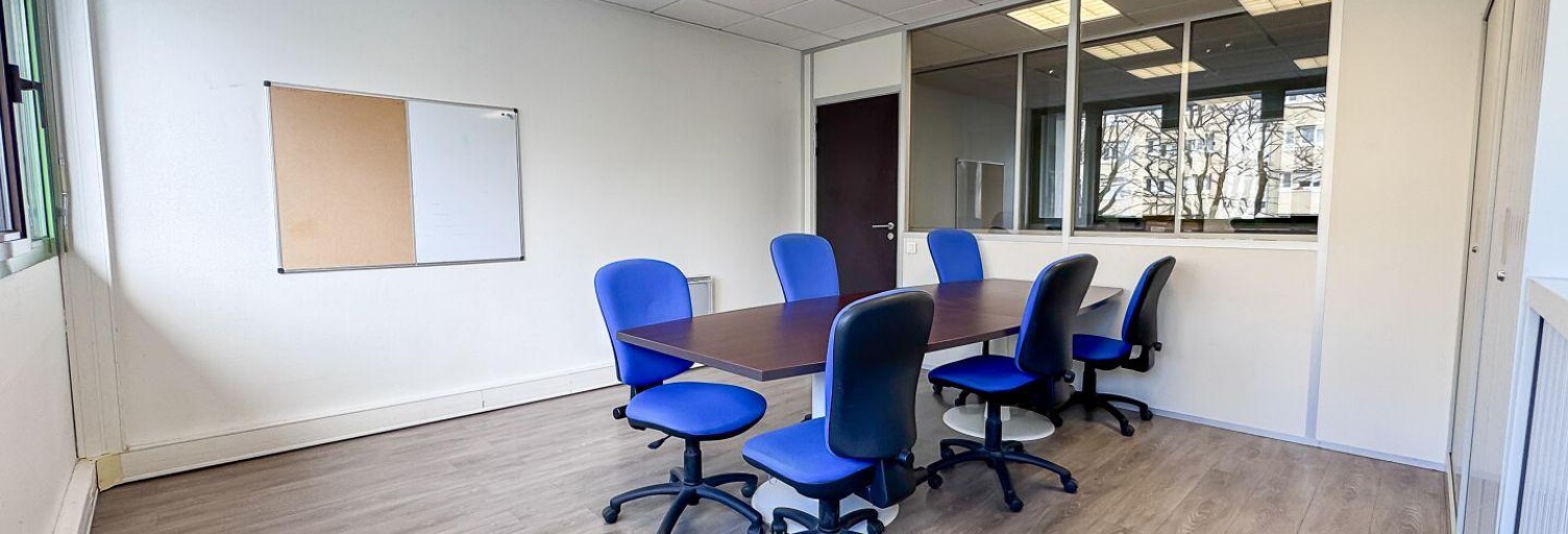 Bureau  330 m² à vendre à Bron (69500)