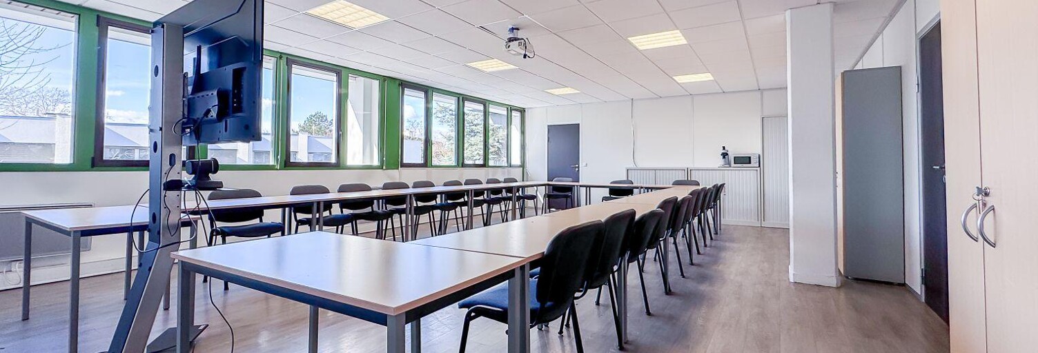 Bureau  330 m² à vendre à Bron (69500)