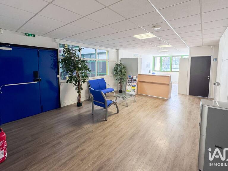 Vente Bureaux 330 m&sup2; — photo 1