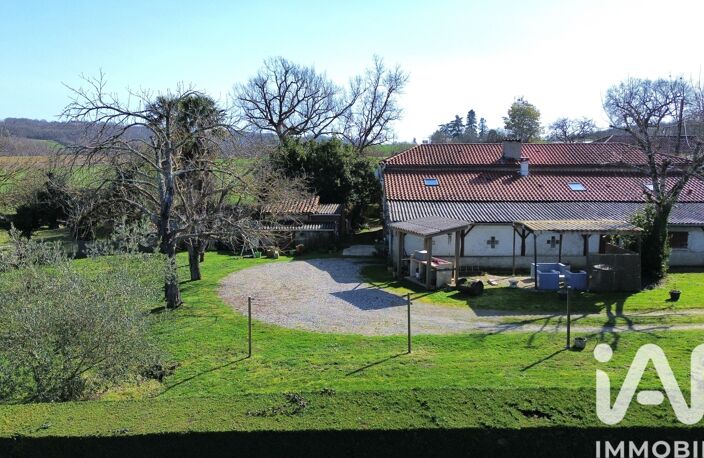 Vente Maison/villa 8 pièces — photo 2