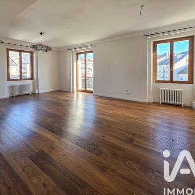 Appartement 5 pièces 2250 €