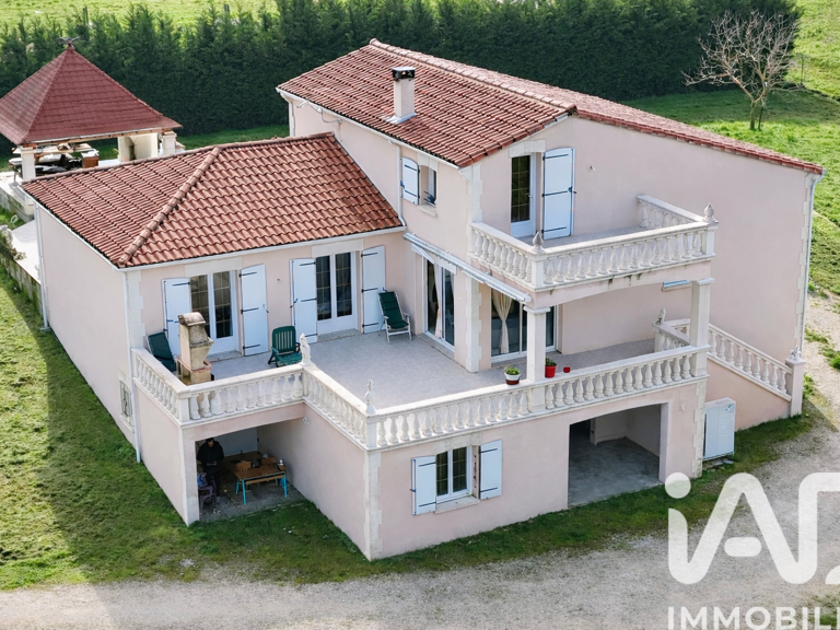 Vente Maison/villa 7 pièces — photo 1