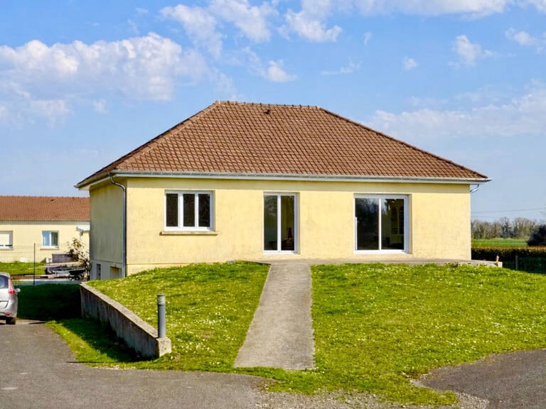 Maison sur sous-sol — photo 1