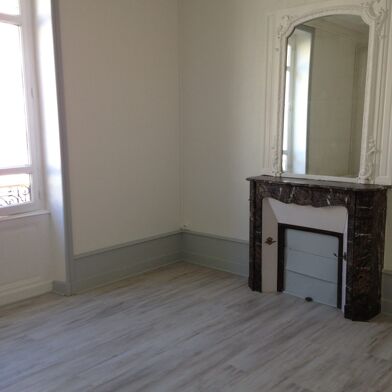 Maison 6 pièces 920 €