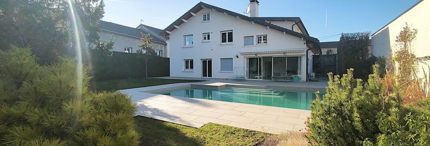 Maison 7 Pièces 346 m² à vendre à Oyonnax (01100)