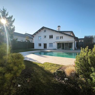 Maison 7 pièces 495000 €