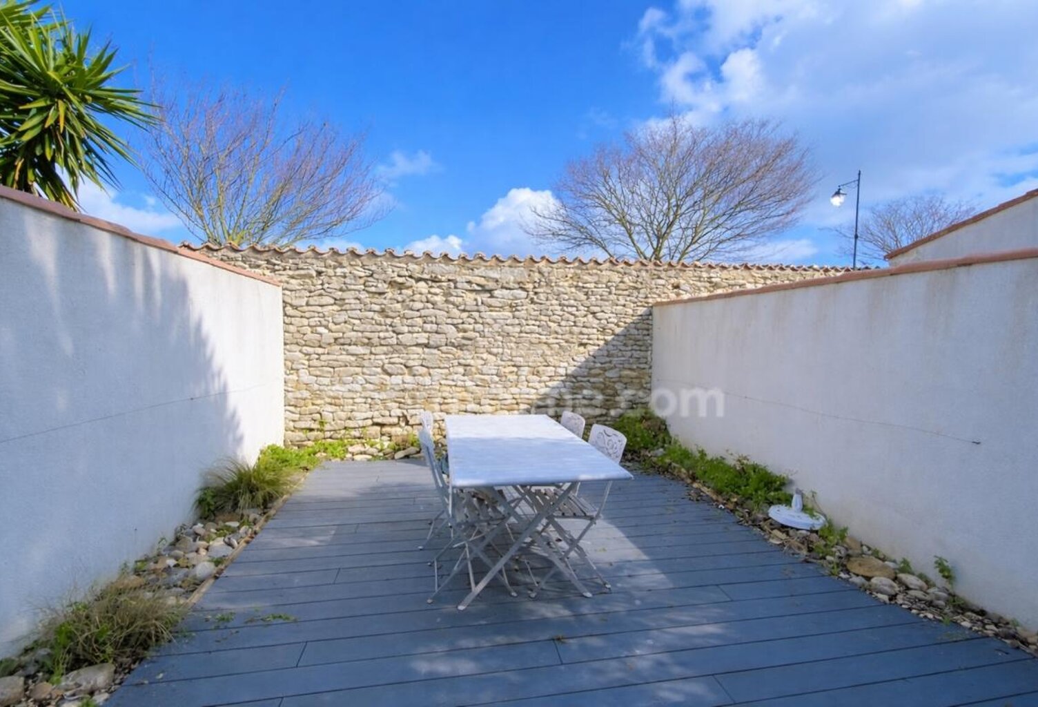 Appartement  avec extérieur clos de murs  au port de st martin de ré — photo 1