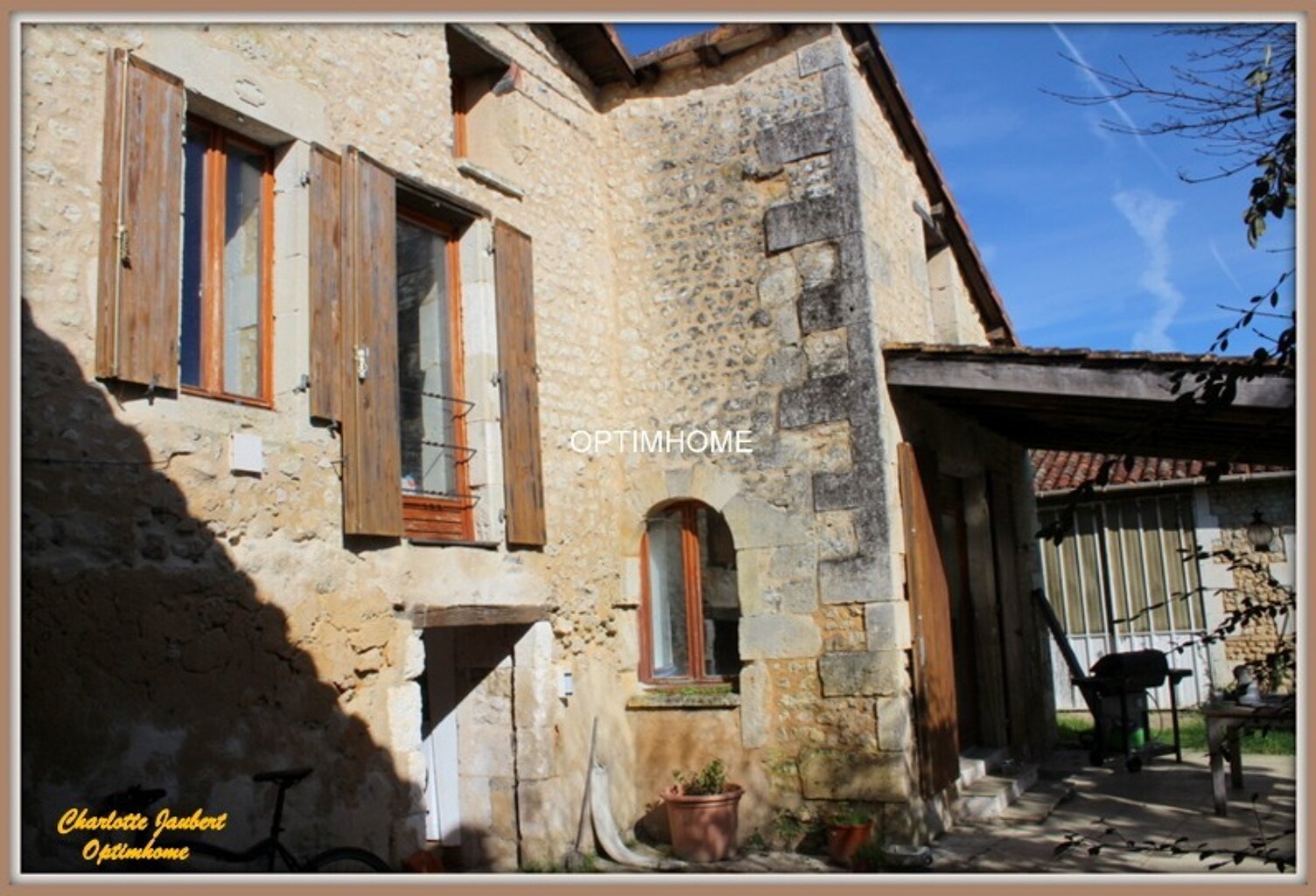 Maison de charme au cœur d’un village – À moins de 10 minutes de MONTMOREAU — photo 1