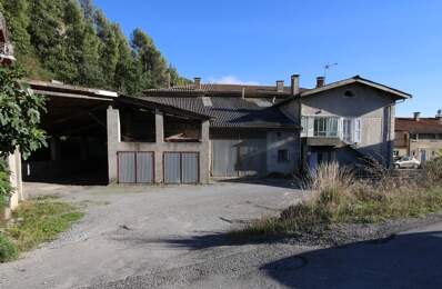 2 apparts 158m2, hangar 78m2, 2 garages, emplacement Camping Car + 4.8ha de colline + une source — photo du bien