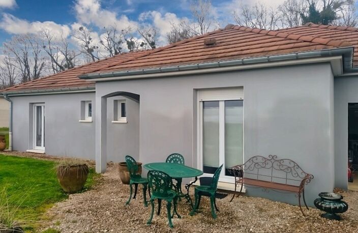 Maison de plain pied sur grand terrain — photo 2