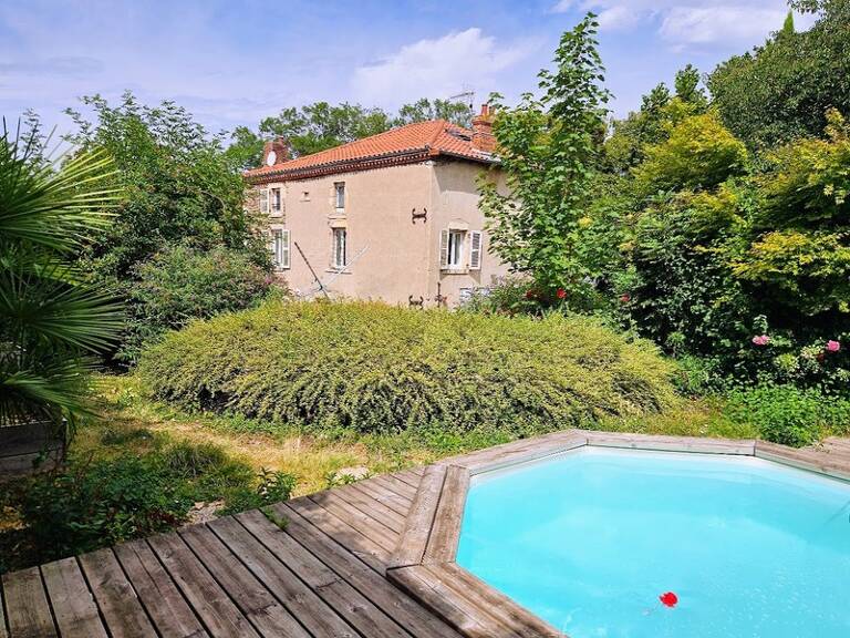 Maison 176 m² habitables - jardin - cour - grange  CHAURIAT (63) — photo 1