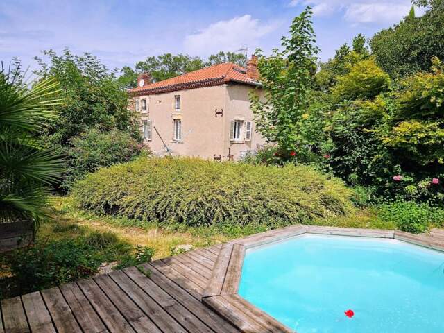 Maison 176 m² habitables - jardin - cour - grange  CHAURIAT (63) — photo du bien