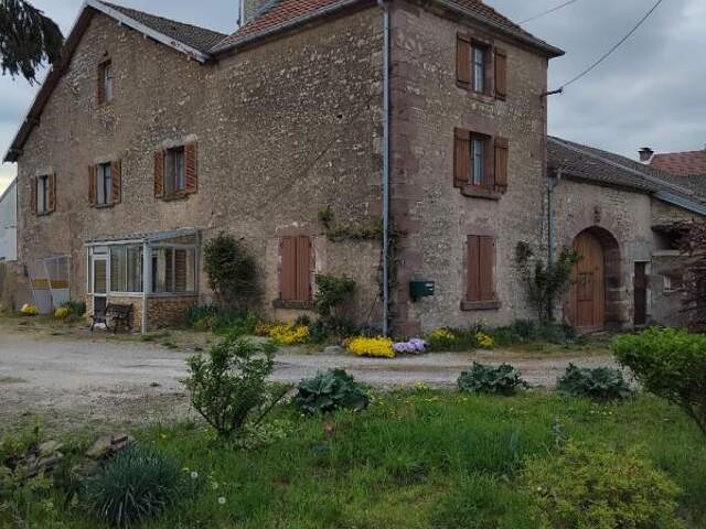 Ferme avec logement fort potentiel — photo du bien