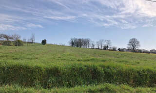 Terrain  1074 m² à vendre à Saint-Savin (33920)