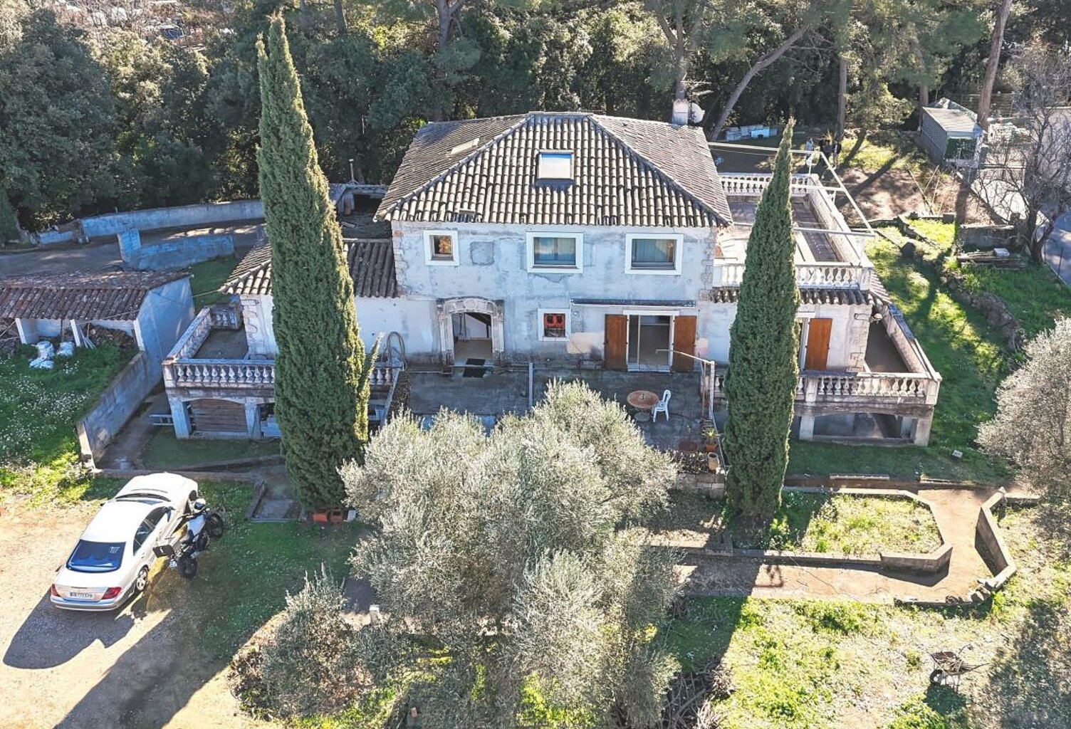 Mougins – Grande villa avec fort potentiel locatif — photo 1