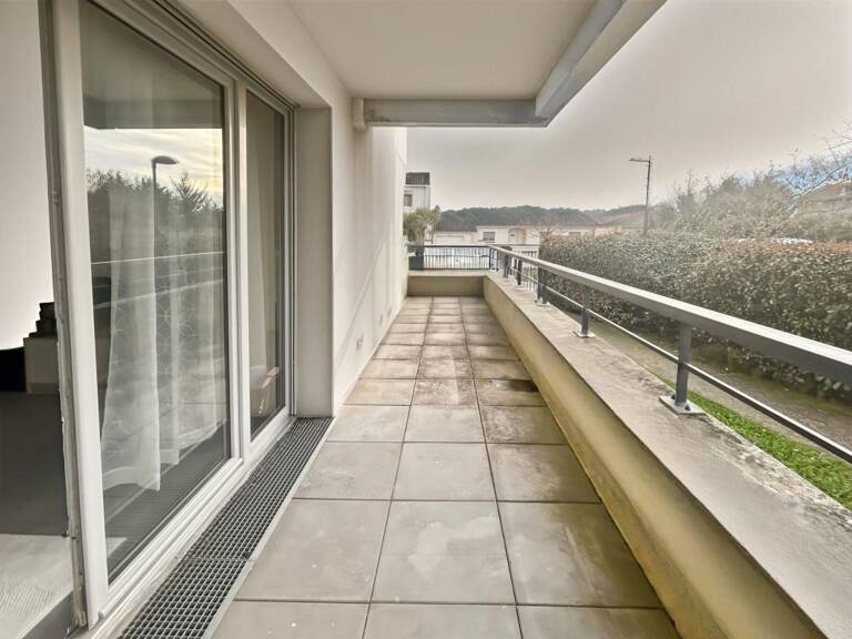 Grand T2 refait avec terrasse et parking — photo 1