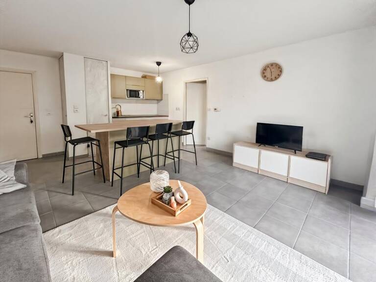 Grand T2 refait avec terrasse et parking — photo 1