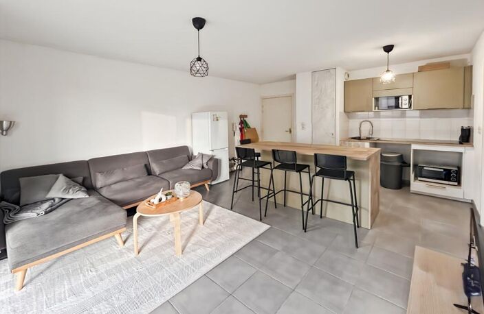 Grand T2 refait avec terrasse et parking — photo 4