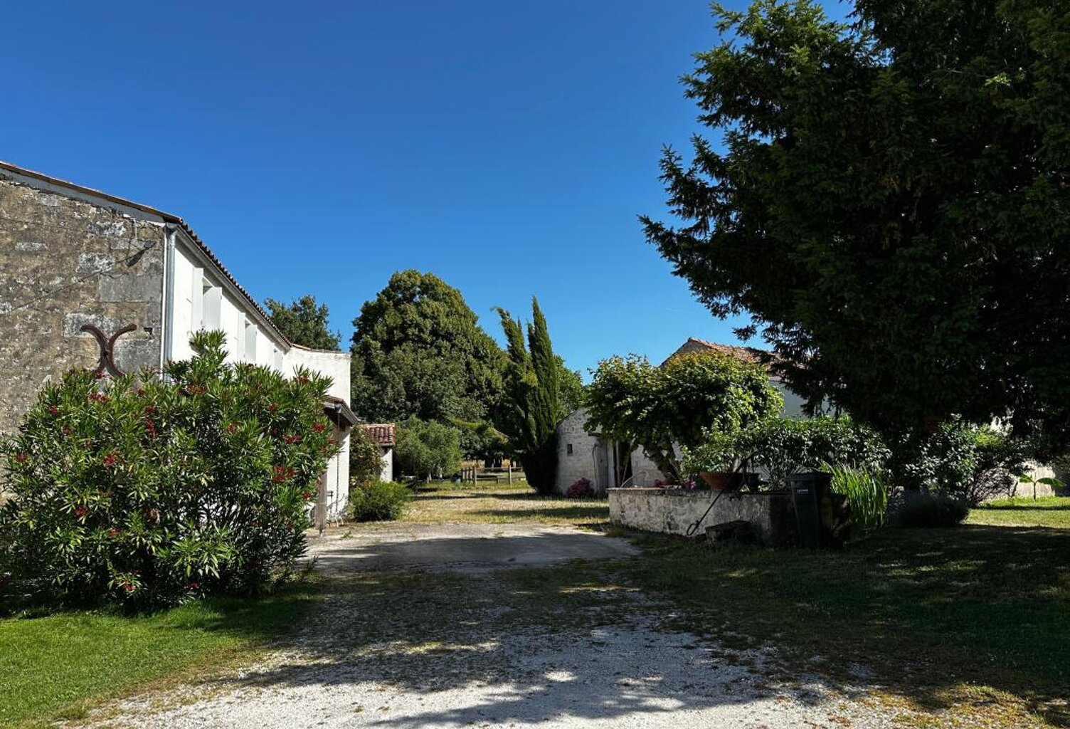 Propriété en Pierres - Maison 113 m² - Dépendances - Pâture — photo 1