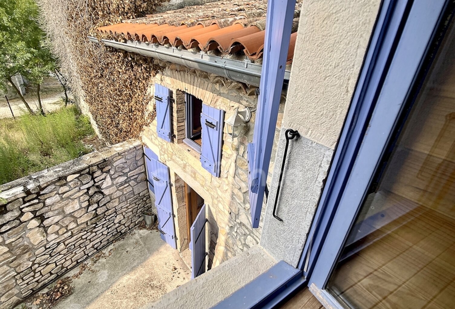Dpt Drôme (26), à vendre proche de LA TOUCHE maison en pierre P5 mitoyenne, d'environ 110 m² habitables avec cour — photo 1